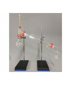 Equipo para destilación simple de vidrio de borosilicato con matraz de 250 ml y con soporte.