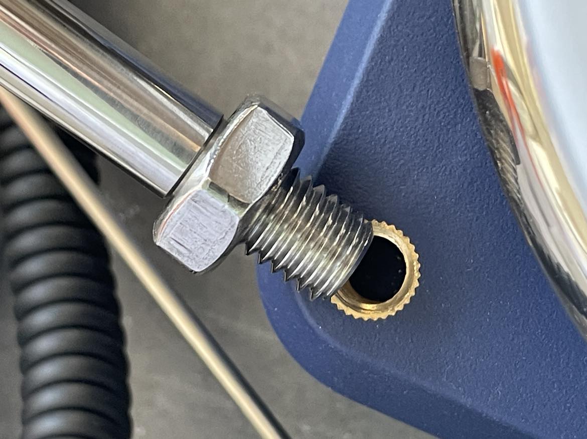 Detalle de la rosca para la sonda en el agitador magnético. modelo RSLAB 11